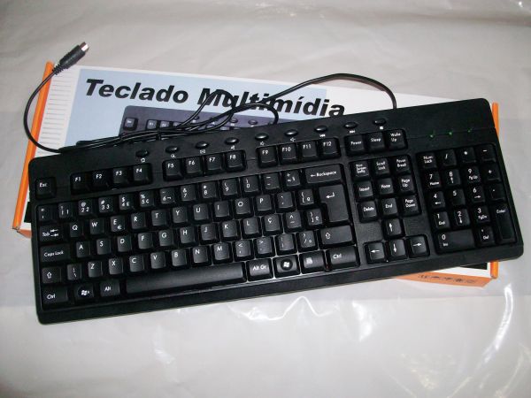 Teclado multimidia simples